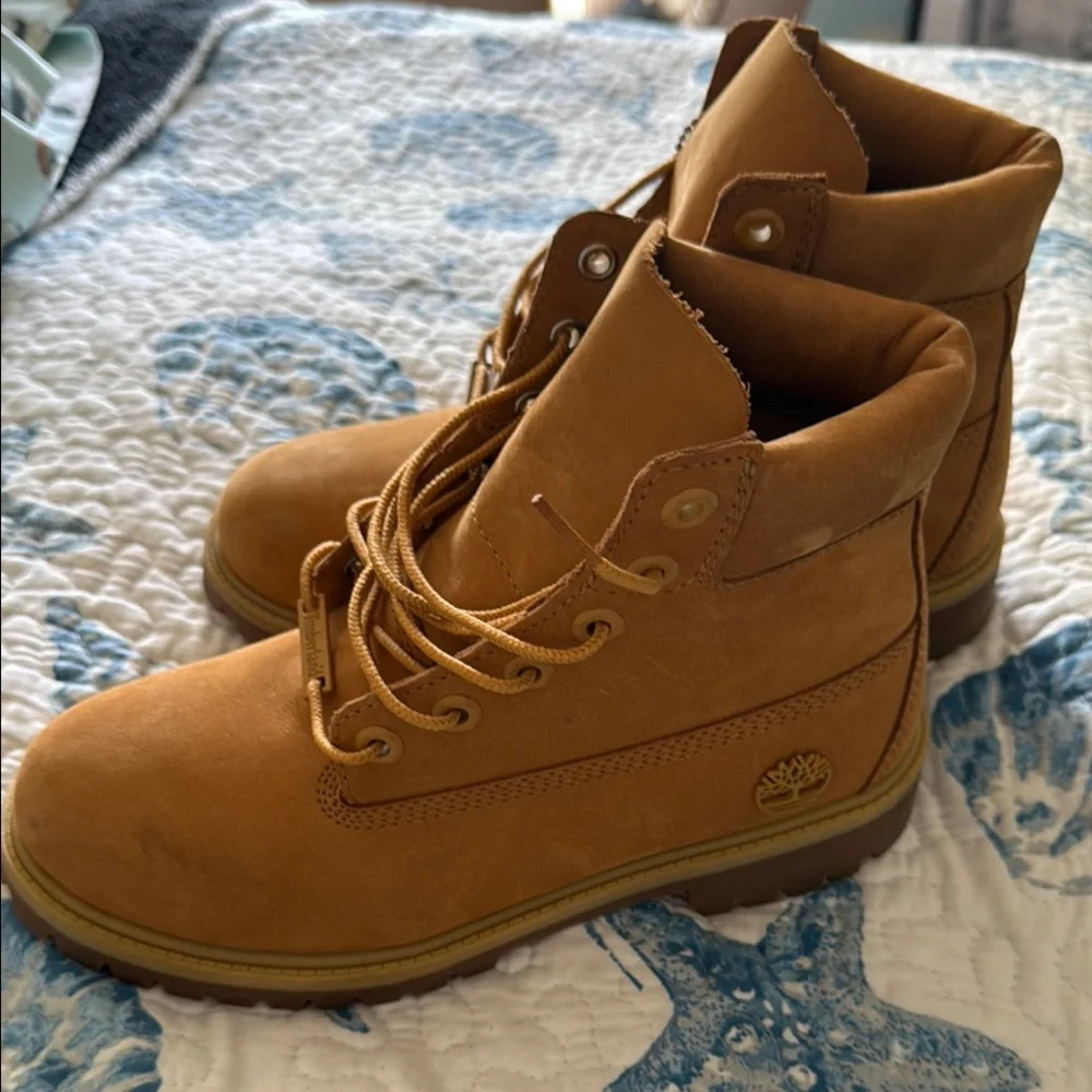 Timberland Tan Leather Boots 🥾 5.5 SZ UNIEX - Picture 1 of 10